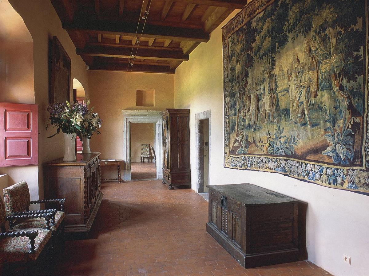 CHATEAU LA SERVAYRIE - Chambre d'hôtes Marcillac-Vallon Exterior foto