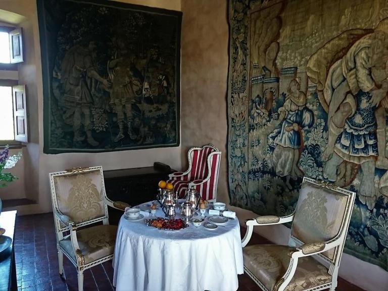 CHATEAU LA SERVAYRIE - Chambre d'hôtes Marcillac-Vallon Exterior foto